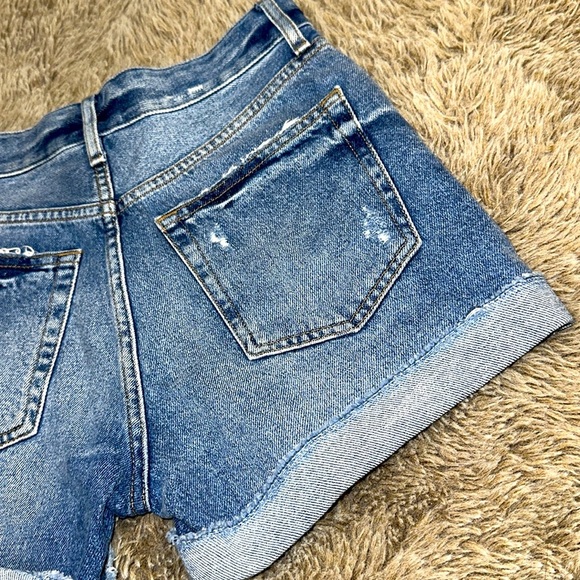 H&M High-Rise Shorts - Picture 2 of 12